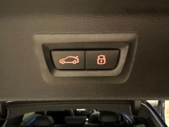 BMW iX3 80kWh M Sport Pro (286 ps) - PARK ASSIST - HK AUDIO - BLACK ROOF