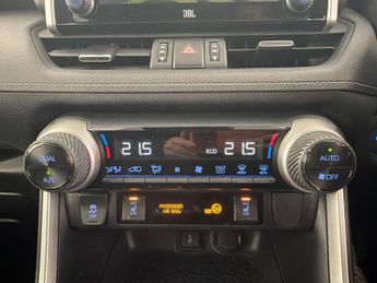 Toyota RAV4 2.5 VVT-h Black Edition CVT (218 ps) - LED - REVERSE CAM - NAV