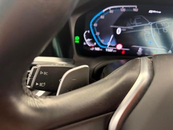 BMW 3 Series 2.0 330e 12kWh SE Pro Plug-in (292 ps) - ACOUSTIC GLAZING