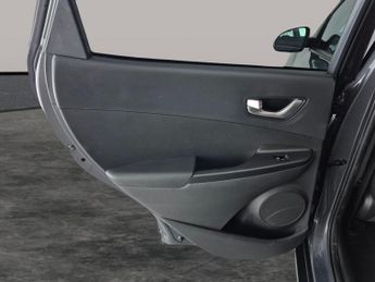 Hyundai Kona 39kWh Premium (10.5kW Charger) (136 ps) - LED - REVERSE CAM - NA