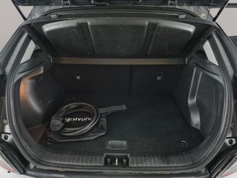 Hyundai Kona 39kWh Premium (10.5kW Charger) (136 ps) - LED - REVERSE CAM - NA