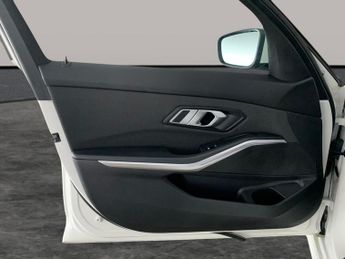 BMW 3 Series 2.0 330e 12kWh SE Pro Touring Plug-in (292 ps) - ACTIVE LANE ASS