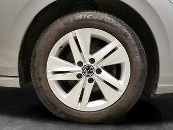 Volkswagen Golf 2.0 TDI Life DSG (115 ps) - KEYLESS START - CLIMATE CONTROL
