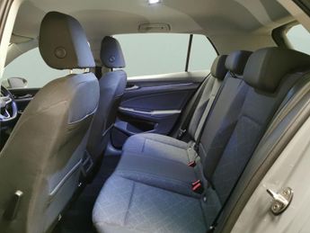 Volkswagen Golf 2.0 TDI Life DSG (115 ps) - KEYLESS START - CLIMATE CONTROL