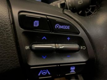 Hyundai Kona 64kWh Premium (10.5kW Charger) (204 ps) - HEATED SEATS - HEATED 