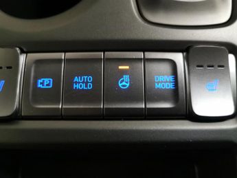 Hyundai Kona 64kWh Premium (10.5kW Charger) (204 ps) - NAV - HEATED STEERING