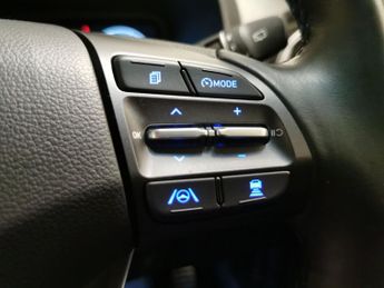 Hyundai Kona 64kWh Premium (10.5kW Charger) (204 ps) - NAV - HEATED STEERING
