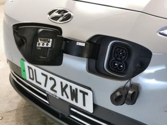 Hyundai Kona 64kWh Premium (10.5kW Charger) (204 ps) - NAV - HEATED STEERING