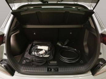 Hyundai Kona 64kWh Premium (10.5kW Charger) (204 ps) - NAV - HEATED STEERING