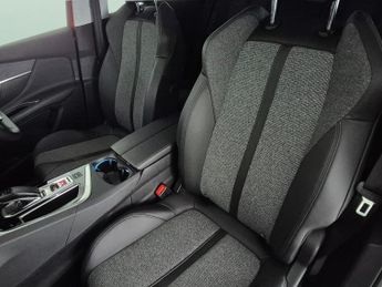 Peugeot 3008 1.5 BlueHDi Allure EAT (130 ps) - BLUETOOTH - CRUISE - PARK SENS