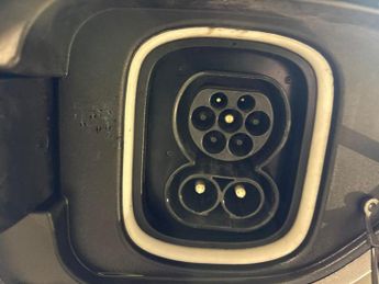 Hyundai Kona 64kWh Premium (10.5kW Charger) (204 ps) - LED - REVERSE CAM - NA