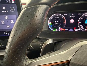 Cupra Formentor 1.4 eHybrid 12.8kWh V2 Plug-in DSG (204 ps) - LED - REVERSE CAM 