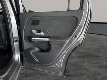 Mercedes-Benz EQA EQA 250+ 70.5kWh AMG Line (Premium) (190 ps) - LEATHER - KEYLESS