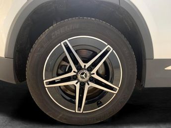 Mercedes-Benz EQA EQA 350 66.5kWh AMG Line 4MATIC (292 ps) - ADAPTIVE LIGHTS - HEA