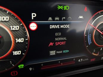 Hyundai Kona 64kWh Premium (10.5kW Charger) (204 ps) - UPGRADED SOUND - LED