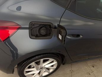 Seat Ibiza 1.0 TSI FR DSG (115 ps) - PADDLE SHIFT - 17IN ALLOYS - SD CARD M