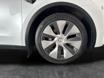 Tesla Model Y SUV RWD (346 ps) - HEATED STEERING - WIFI - BLIND SPOT ASSIST