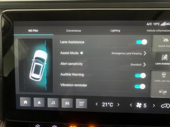 MG MG ZS 51.1kWh Trophy Connect (176 ps) - ACTIVE LANE ASSIST - KEYLESS E