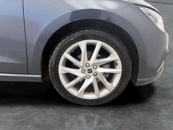 Seat Ibiza 1.0 TSI FR DSG (115 ps) - PADDLE SHIFT - 17IN ALLOYS - SD CARD M