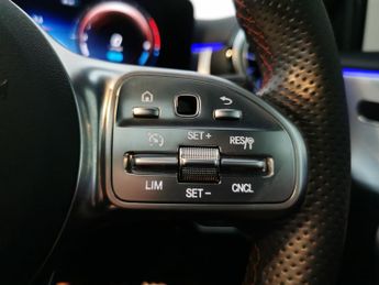 Mercedes-Benz A Class 1.3 A250e 15.6kWh AMG Line (Premium Plus 2) Plug-in 8G-DCT (218 