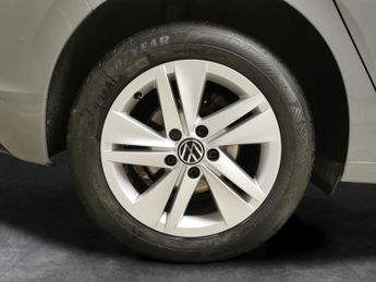 Volkswagen Golf 2.0 TDI Life DSG (115 ps) - KEYLESS START - CLIMATE CONTROL