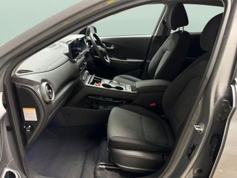 Hyundai Kona 64kWh Premium (10.5kW Charger) (204 ps) - KEYLESS ENTRY - LED - 