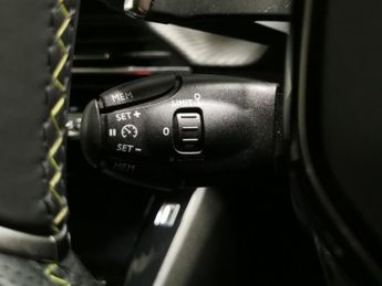Peugeot 2008 1.2 PureTech GT EAT (130 ps) - BLACK ROOF RAILS - LED - REVERSE 