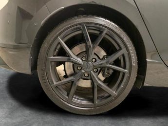 Volkswagen Golf 2.0 TSI R Black Edition DSG 4Motion (333 ps) - REVERSE CAM - NAV