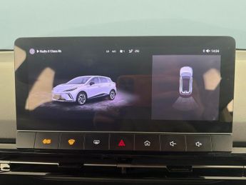 MG Mg4 64kWh SE Long Range (203 ps) - FABRIC - BLACK - CARPLAY - LED