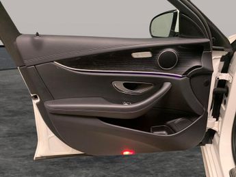 Mercedes-Benz E Class 2.0 E200 AMG Line Edition G-Tronic+ (184 ps) - SELF PARK - LED