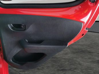 Peugeot 108 1.0 Active 2 Tronic (72 ps) - USB AUDIO - AUX - SPLIT FOLDING RE