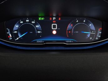Peugeot 3008 1.5 BlueHDi Allure EAT (130 ps) - BLUETOOTH - CRUISE - PARK SENS