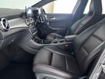 Mercedes-Benz GLA 2.1 GLA220d AMG Line (Premium) 7G-DCT 4MATIC (170 ps) - PREMIUM 