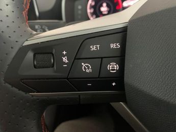 Seat Leon 1.5 eTSI MHEV FR DSG (150 ps) - REVERSE CAM - NAV - WIFI