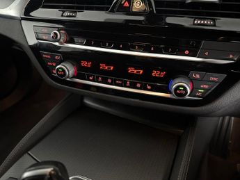 BMW 5 Series 2.0 530e 12kWh M Sport Touring Plug-in Steptronic (292 ps) - SUN