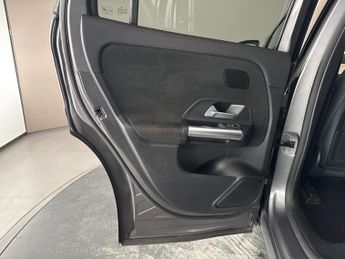 Mercedes-Benz EQA EQA 250+ 70.5kWh AMG Line (Premium) (190 ps) - LEATHER - KEYLESS