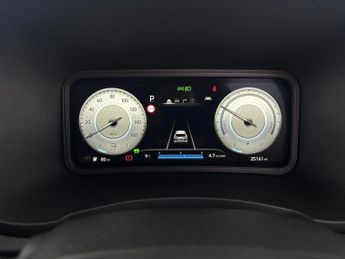 Hyundai Kona 64kWh Premium (10.5kW Charger) (204 ps) - UPGRADED SOUND - LED