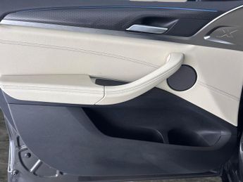 BMW iX3 80kWh M Sport Pro (286 ps) - PARK ASSIST - HK AUDIO - BLACK ROOF