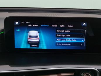 Mercedes-Benz EQC EQC 400 80kWh Sport 4MATIC (408 ps) - NAV - HEATED LEATHER - MIR