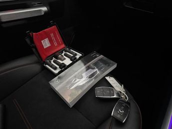 Mercedes-Benz EQB EQB 350 66.5kWh AMG Line 4MATIC (292 ps) - HEATED LEATHER - MIRR