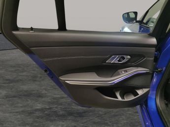 BMW 3 Series 2.0 330e 12kWh M Sport Touring Plug-in (292 ps) - ACOUSTIC GLAZI