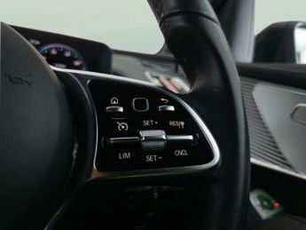 Mercedes-Benz EQC EQC 400 80kWh Sport 4MATIC (408 ps) - NAV - HEATED LEATHER - MIR