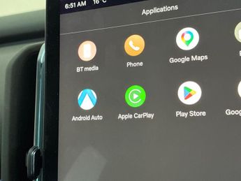 Volvo Ex30 Twin Performance 69kWh Plus AWD (428 ps) - CARPLAY - HK AUDIO - 