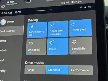 Volvo Ex30 Twin Performance 69kWh Plus AWD (428 ps) - CARPLAY - HK AUDIO - 