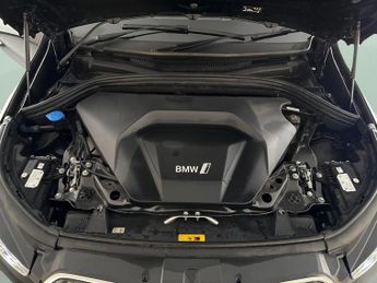 BMW iX1 30 66.5kWh M Sport xDrive (11kW Charger) (313 ps) - REVERSE CAM 