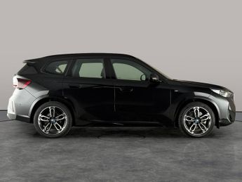 BMW iX1 30 66.5kWh M Sport xDrive (11kW Charger) (313 ps) - REVERSE CAM 