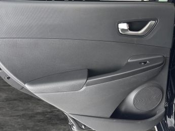 Hyundai Kona 64kWh Premium (10.5kW Charger) (204 ps) - UPGRADED SOUND - LED