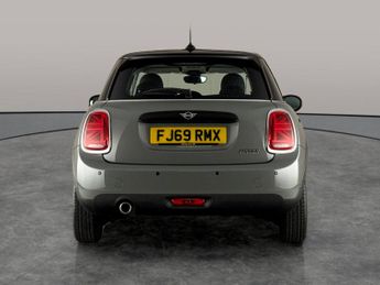 Mini Hatch 1.5 Cooper Classic Steptronic (136 ps) - NAV - 6.5IN SCREEN WITH