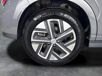Hyundai Kona 64kWh Premium (10.5kW Charger) (204 ps) - HEATED SEATS - HEATED 