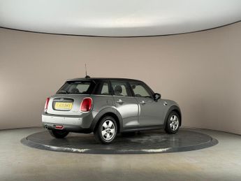 Mini Hatch 1.5 Cooper Classic Steptronic (136 ps) - NAV - 6.5IN SCREEN WITH
